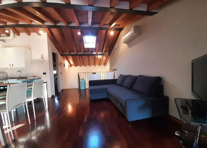 Appartamento Sui Tetti Di Parma